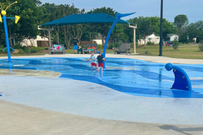 Garland splash pad