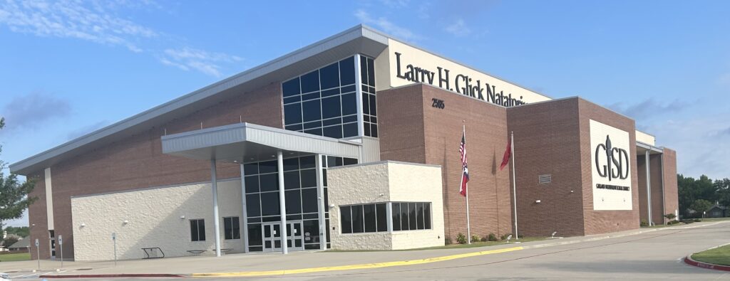 The exterior of Larry H. Glick Natatorium.